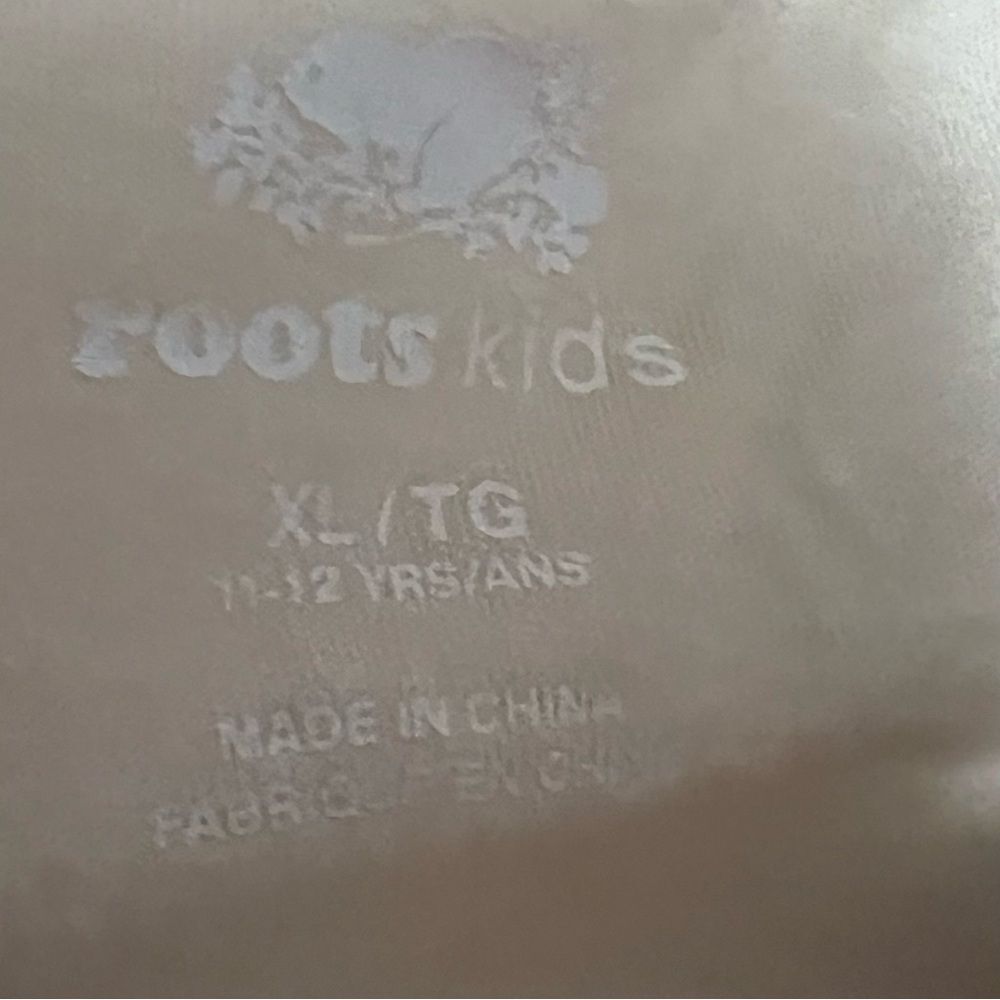 Roots Canadian Crispy Ketchup Chips Tee Size 11-12 - Picture 3 of 3